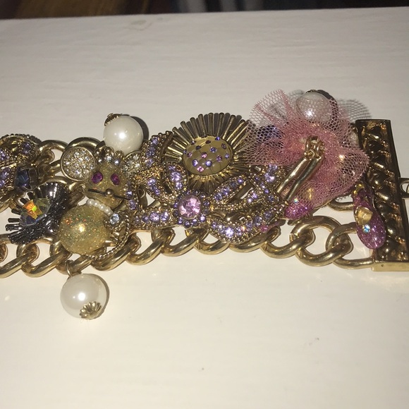 Betsey Johnson nutcracker charm bracelet New - Picture 3 of 15